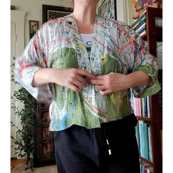 One Hundred Stars London Map Open Ruana
One Size - Picture 7 of 7